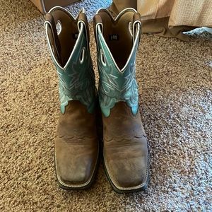 Women’s size 8 Western Durango Boots